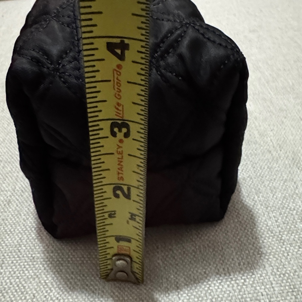 Vera Neumann “NY” Black Quilted Mini Pouch Makeup Bag-Gold Toned Zipper Pull-EUC - Picture 10 of 12